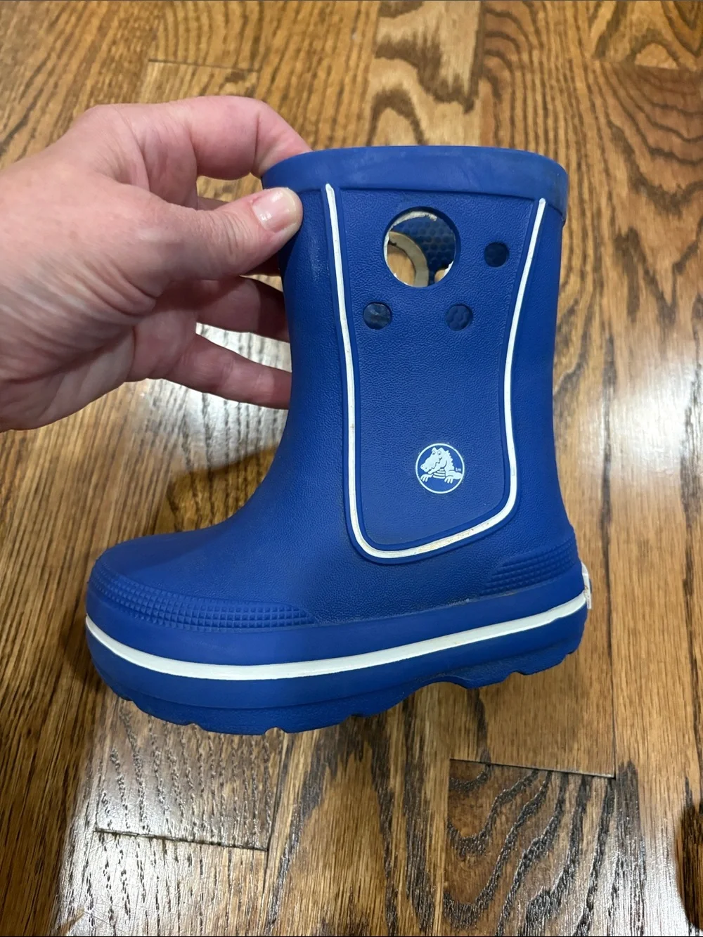 Kids blue Crocs Crocband Jaunt Rain Boot, size 6-7. Great used condition